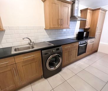 Room in a Shared Flat, Bruckner Street, W10 - Photo 1