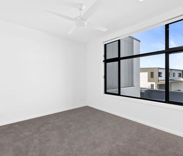 Elegance and Luxury in Everton Park - Photo 6