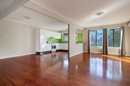 Central Coffs Harbour Home - Photo 3