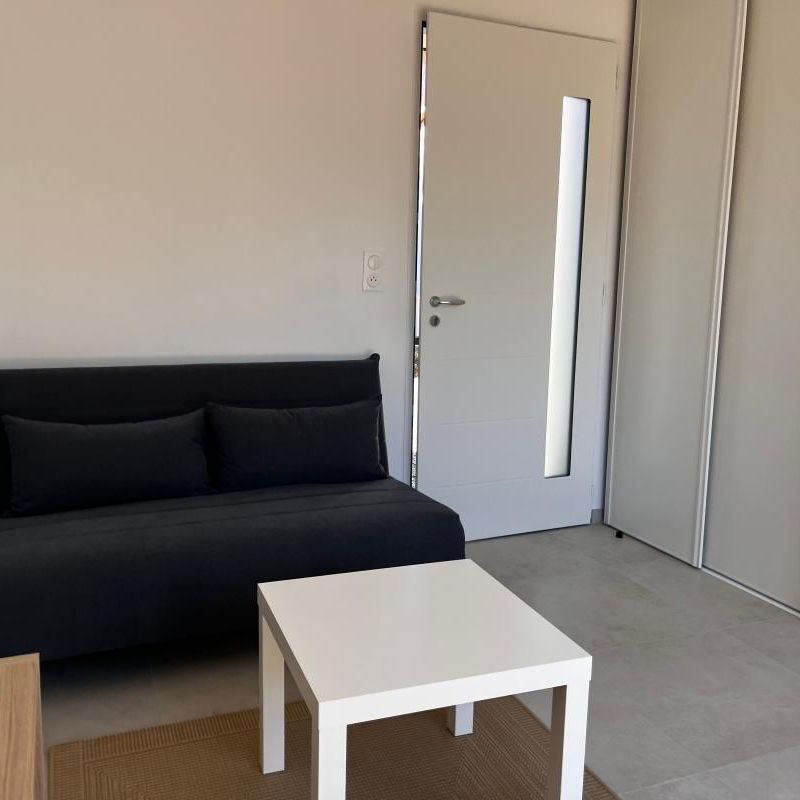 Location Maison 2 pièces 32m² NIORT 79000 - Photo 1