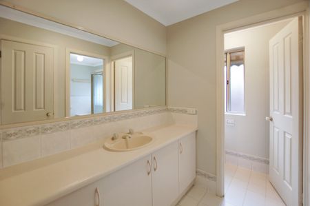 3 Brampton Court, Hallett Cove SA 5158 - House For Rent | Domain - Photo 2