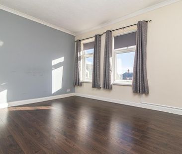 2 bedroom end of terrace house to rent - Photo 4