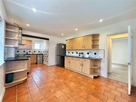 Woodhall Lane, Shenley, Radlett, Hertfordshire, WD7 - Photo 1