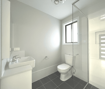 Charming 2-Bedroom House in Wadalba - Photo 4