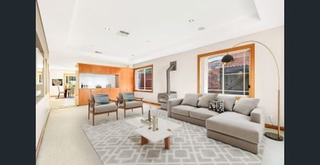 Sun-Filled, Two Level Four (4) Bedroom Family Home With A Large All Weather Private Entertainment Patio And Resort Style Pool, Ultra Convenient Locati - Photo 4