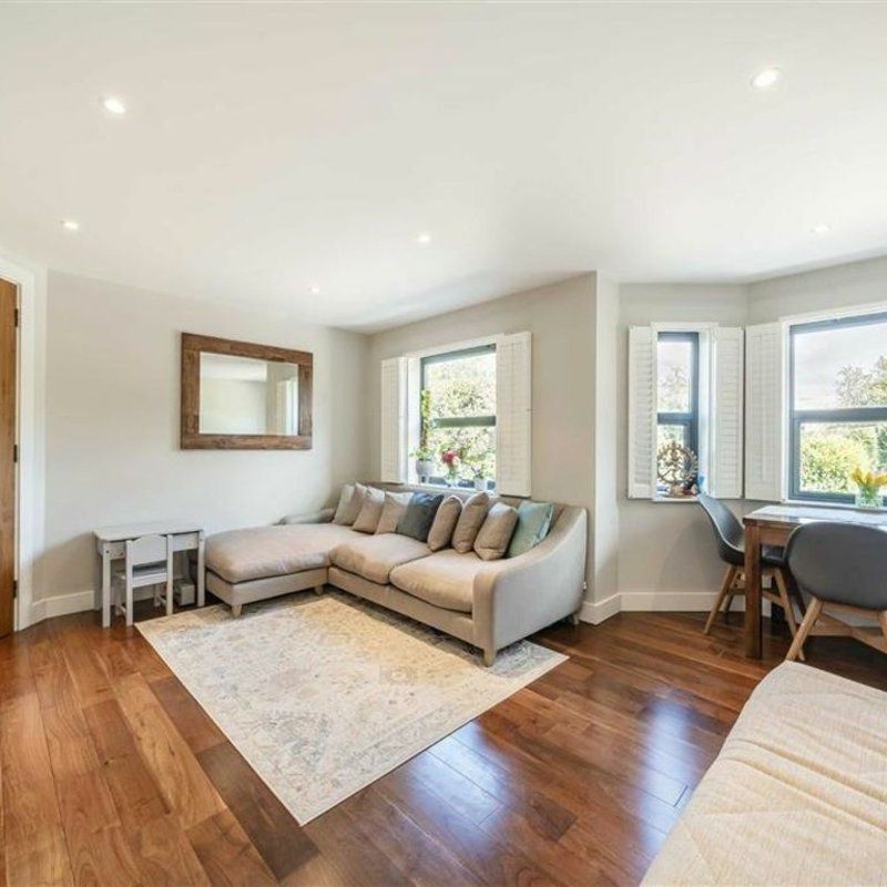 Coleshill Road, Teddington, TW11 - Photo 1