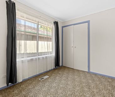 Well Maintained Spacious Home - Close to Amenities! - Photo 2