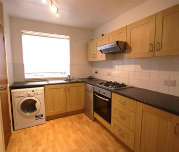 2 bedroom flat to rent - Photo 5