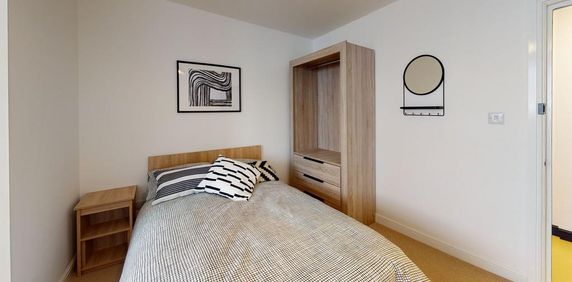 3 bedroom flat to rent - Photo 2