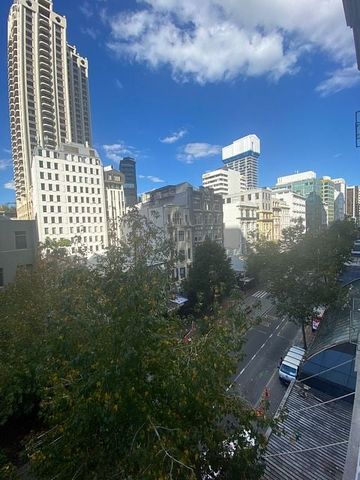 Large 2 bedroom, Central Queen Street - Photo 4