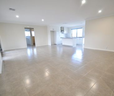 LUXURY LIVING!! - Photo 4