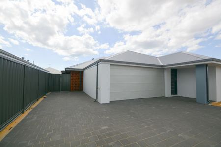 Brand New Two Bedroom Dual Living Property! - Photo 3