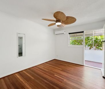 Renovated Top-Level Unit in Prime Surfers Paradise Location - Photo 4