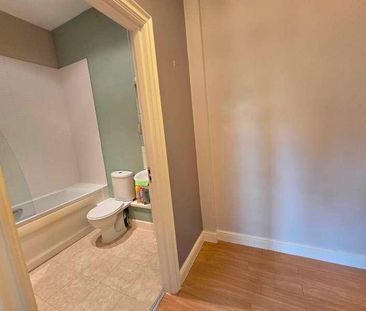 Bury Old Road, Prestwich, M25 - Photo 4