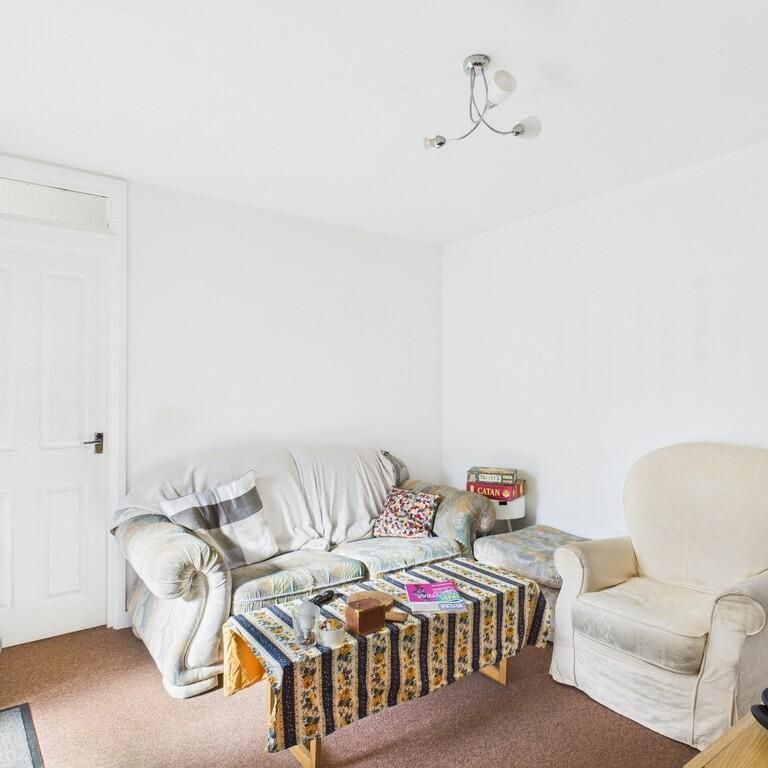 3 bedroom flat to rent - Photo 1