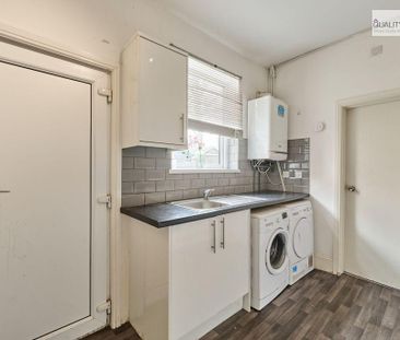 1 bedroom in a house share to rent - Photo 6