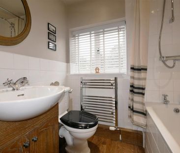 2 bedroom terraced house to rent - Photo 6