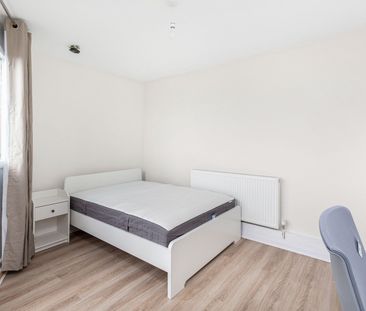 Room in a Shared Flat, Masterman House, SE5 - Photo 1