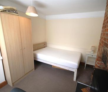 3 bedroom terraced house to rent - Photo 6