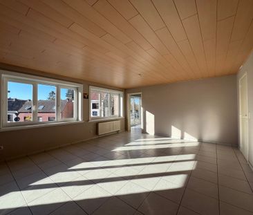 Ruim en lichtrijk appartement te huur in het hart van Belzele (Ever... - Photo 3