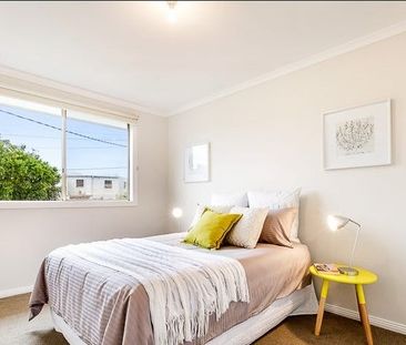 61 Molden St, Bentleigh East VIC 3165 - House For Rent | Domain - Photo 3