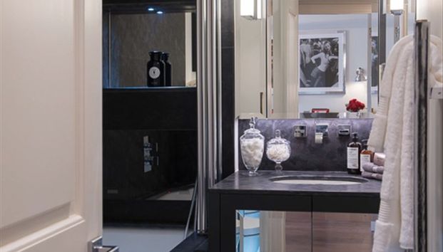 Fulham Road, London - Photo 1