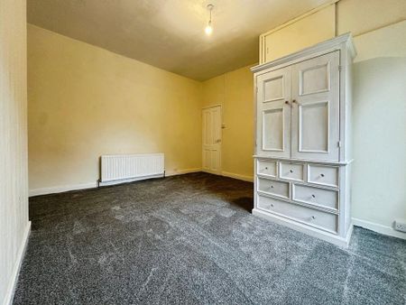 2 bedroom end of terrace house to rent - Photo 3