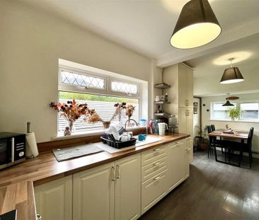 3 bedroom semi-detached house to rent - Photo 4