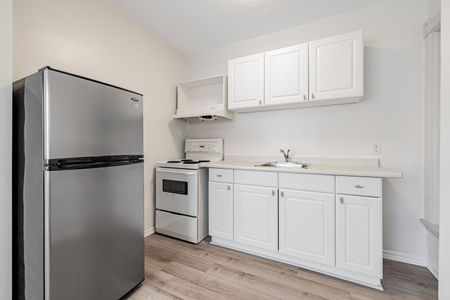 For Lease - 171 Christie Street Unit# Top Floor, Toronto, Ontario - Photo 5