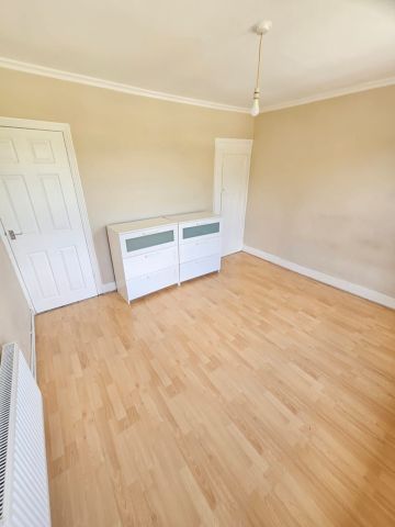 2 Bed Terraced House, Norfolk Road, E17 - Photo 3