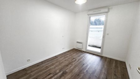 Location Appartement 3 pièces 55m² LA ROCHE SUR YON 85000 - Photo 2