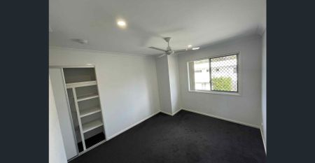 One Room in Boarding Townhouse Available - Photo 3