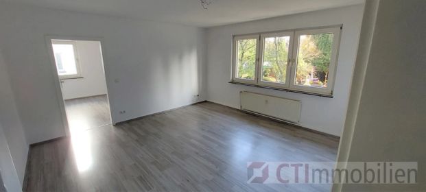 frisch renoviert - 2-Zimmer, Küche, Bad mit Tageslicht - Photo 1