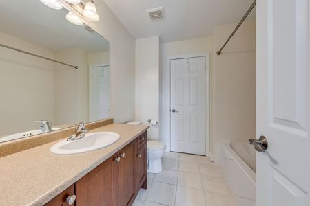 For Lease - 3231 Skipton Lane, Oakville, Ontario - Photo 4