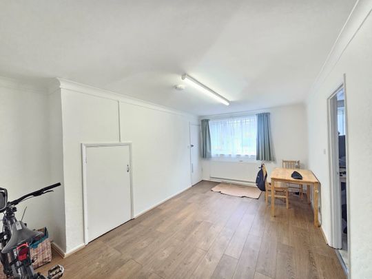 2 Bed Flat, St Ann's Road, N15 - Photo 1