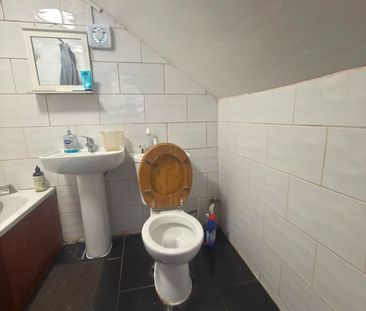 Room in a Shared Flat, High Road, IG1 - Photo 6
