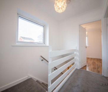 4 bedroom detached house to rent - Photo 4