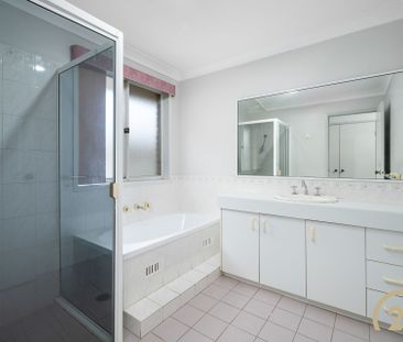 Modern&comma; Four Bedroom Family Home&excl; - Photo 6