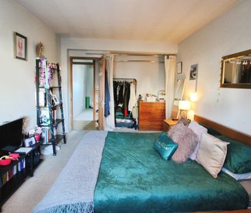 Tonsley Street, London, SW18 1BL - Photo 4