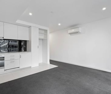 Light-Filled One-Bedroom Apartment with Huge Balcony - Photo 5