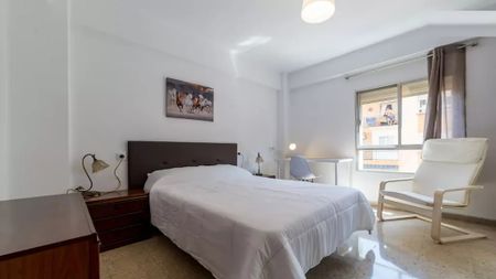 Avenida de Ausiàs March, Valencia, Valencian Community 46006 - Photo 2