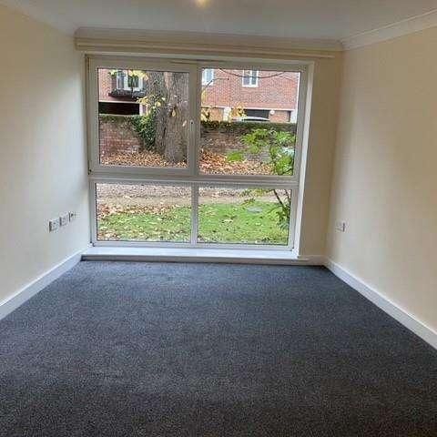 Regents Park Road, Shirley, SO15 - Photo 1