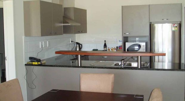Luxury 2 bedroom Tutukaka Apartment - Furnished! - Photo 1
