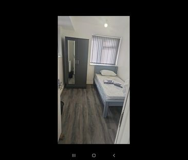 Room in a Shared House, Amington Road, B25 - Photo 1