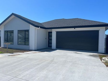 Spacious 5BR Milldale Gem w/ Garden! - Photo 4