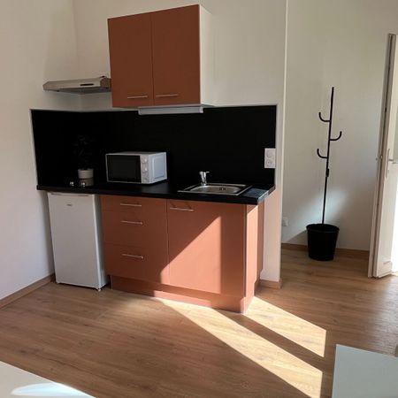 Location Appartement 2 pièces 25m² - Photo 3