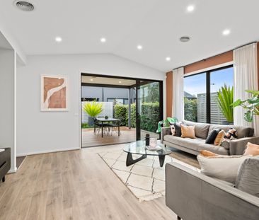 Stunning Ex-Display Home with Premium Finishes and Club Access - Photo 1