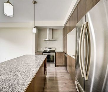 For Lease - 212 Huguenot Road, Oakville, Ontario - Photo 4