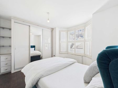 2 bedroom ground floor flat to rent - Photo 3