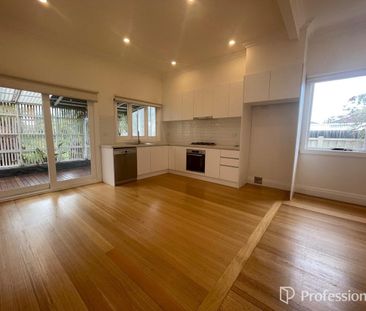 Renovated Family Home in Prime West Footscray Location - Photo 3